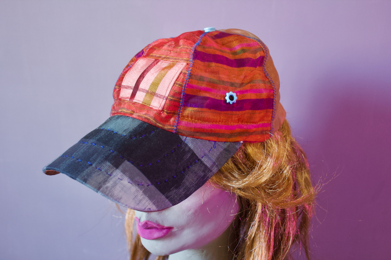 RED STRIPED APPLIQUÉ ORGANZA + SILK BALLCAP