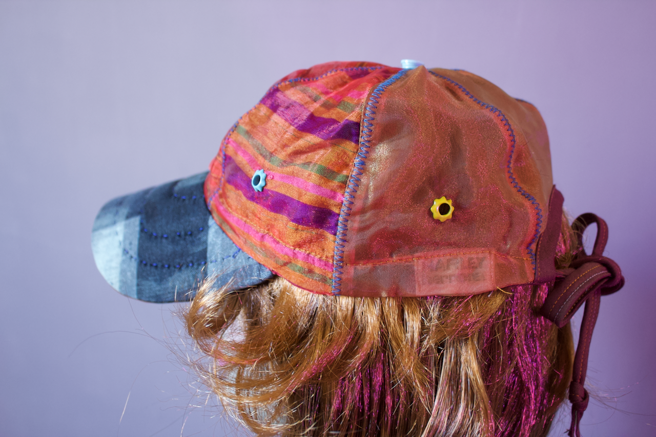 RED STRIPED APPLIQUÉ ORGANZA + SILK BALLCAP