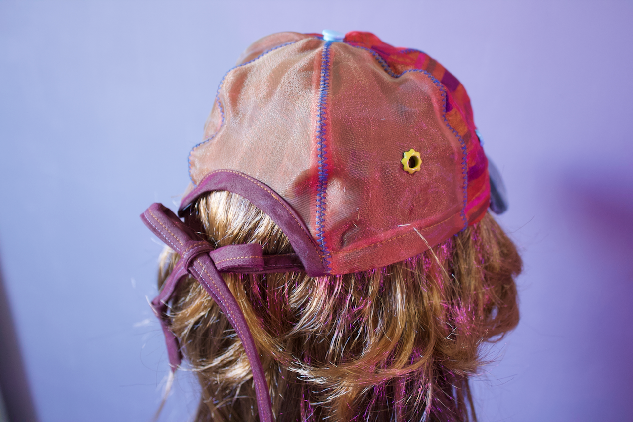 RED STRIPED APPLIQUÉ ORGANZA + SILK BALLCAP